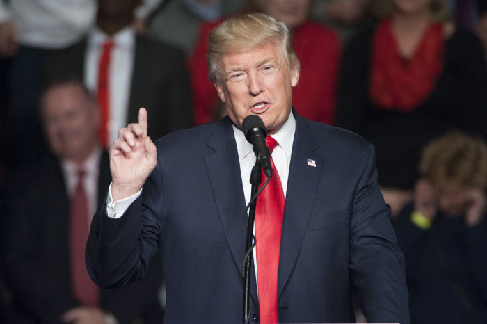 Трамп посоветовал CNN удалить «другие фальшивые материалы».
