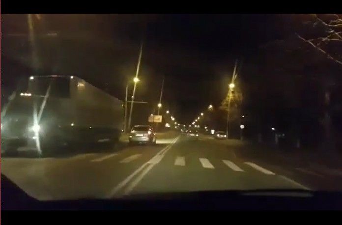 În noaptea de revelion un şofer „se distra” conducând pe contrasens. 