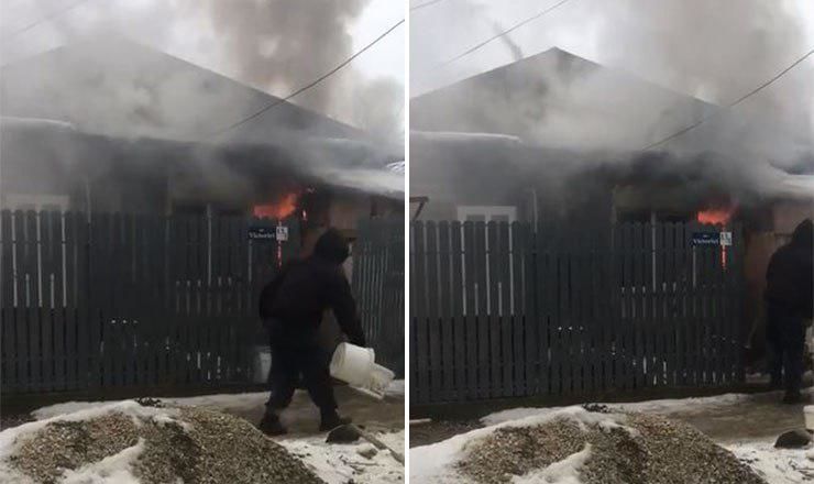 До приезда команды пожарных жильцы дома и их соседи пытались самостоятельно справиться с огнем.