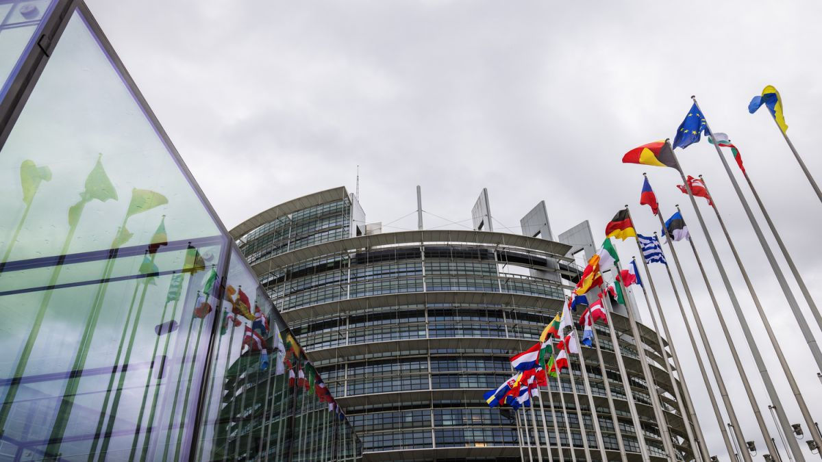 СМИ: Европарламент готовит иск против Совета ЕС из-за 150 млрд евро на оборону.