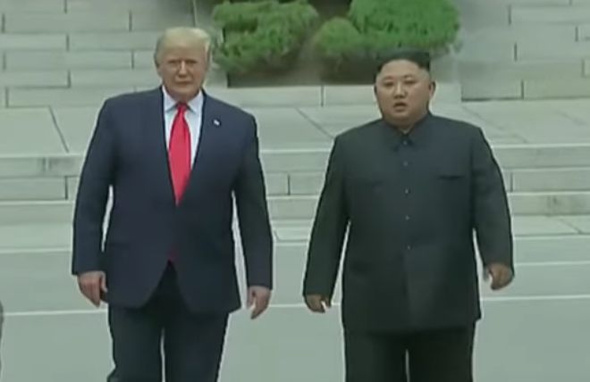 Трамп провел встречу с Ким Чен Ыном.