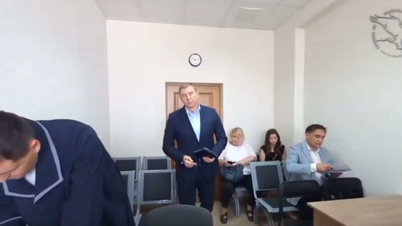 Слушание по жалобе Мораря на Стояногло отложено.