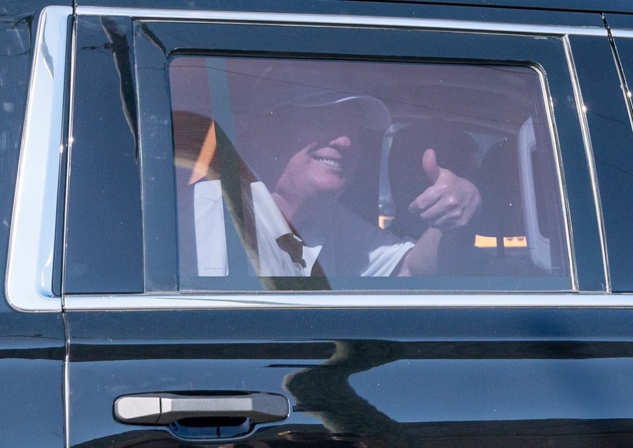 Дональд Трамп впервые появился на публике после оправдания сенатом.