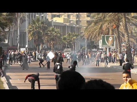 Полиция разогнала митинг, применив слезоточивый газ.