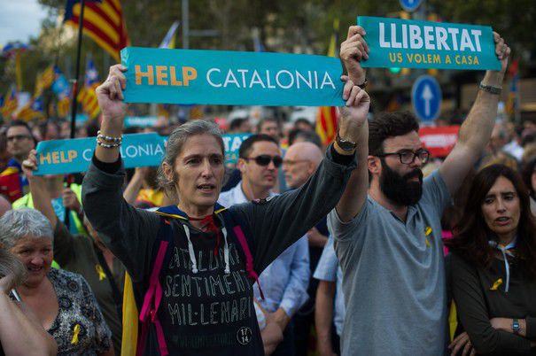 Procurorii spanioli cer închisoare pentru opt dintre foştii lideri ai Cataloniei