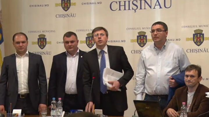 Заседание мунсовета: Дорин Киртоакэ устроил свой протест