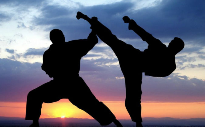Antrenorii și luptătorii de karate-do tradiţional din Moldova învață de la un sensei din Federaţia Rusă. 