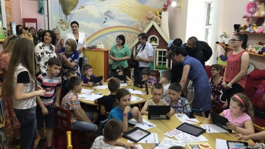 43 библиотекаря получили звание электронных послов. 