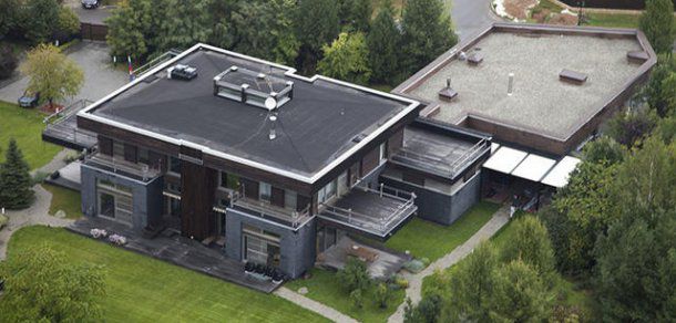 Purtătorul de cuvânt al lui Putin are o vilă de $7 mln. Foto: navalny.com
