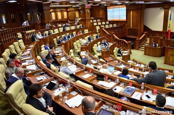 Opoziția solicită audieri. Majoritatea parlamentară nu le susține