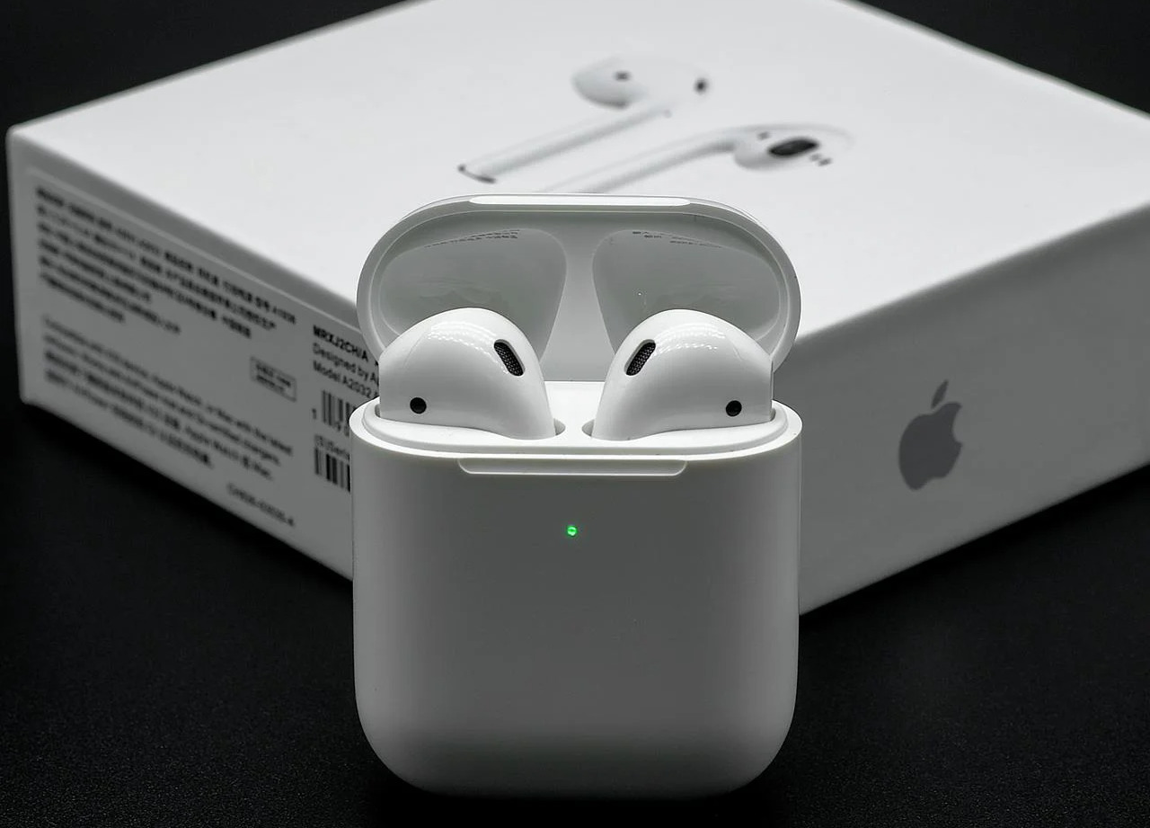 iPhone 12 может остаться без наушников.