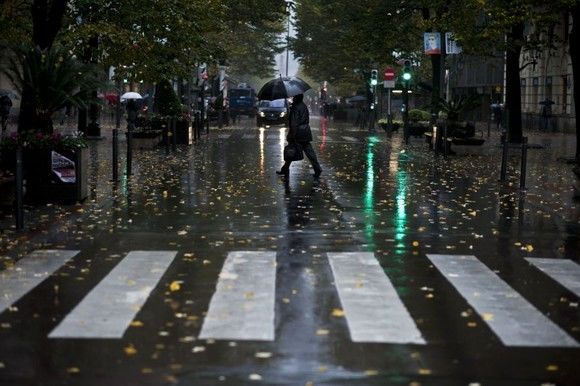 Vremea va fi determinată, mâine, de influența unei zone de aer cu presiunea atmosferică normală. Foto:  click.ro