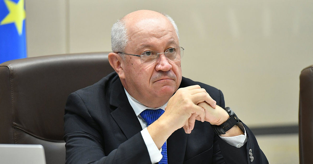 Зарплата молдавского премьера составляет примерно 1000 евро в месяц.