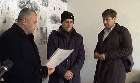 Бельцкому «Маугли» вручили ключи от квартиры, подаренной Усатым.