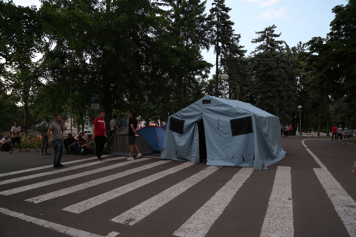 МВД расследует, почему палатки ГИЧС использовались на митингах ДПМ. Фото: zdg.md.