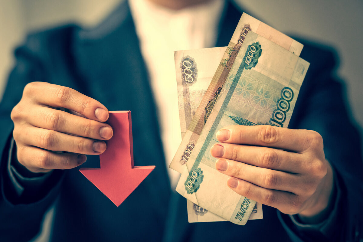 Дефолт неизбежен: Fitch обвалило кредитный рейтинг России.