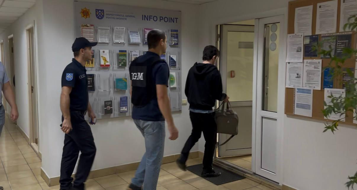Гражданина Таджикистана выдворили из Молдовы за нарушение правил пребывания.
