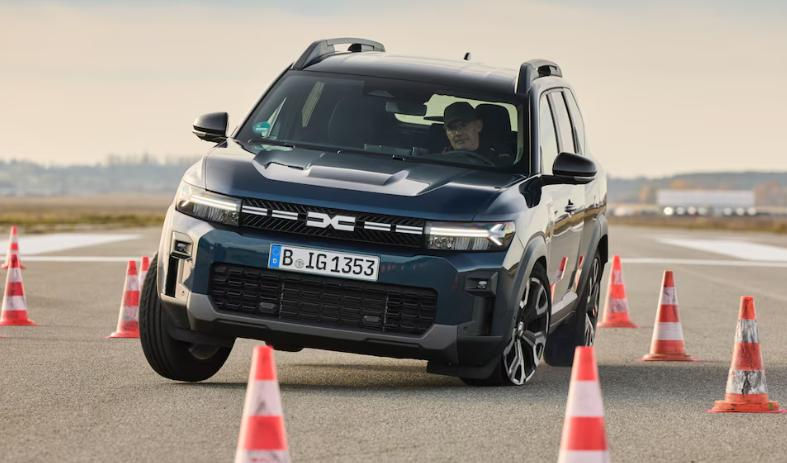 Dacia отзывает более 6 000 Duster и Bigster из-за риска поломки задних пружин.