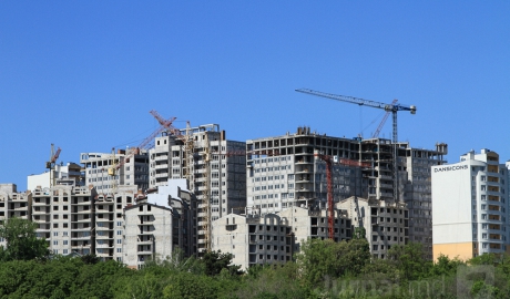 Самые недорогие квартиры продаются в районе Аэропорта, самые дорогие - в Центре.