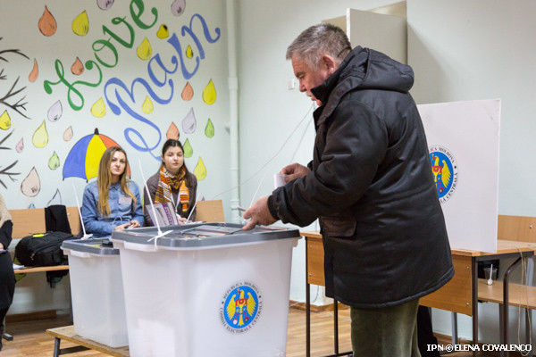 Studiu: Schimbarea sistemului electoral poate genera probleme în finanțarea partidelor