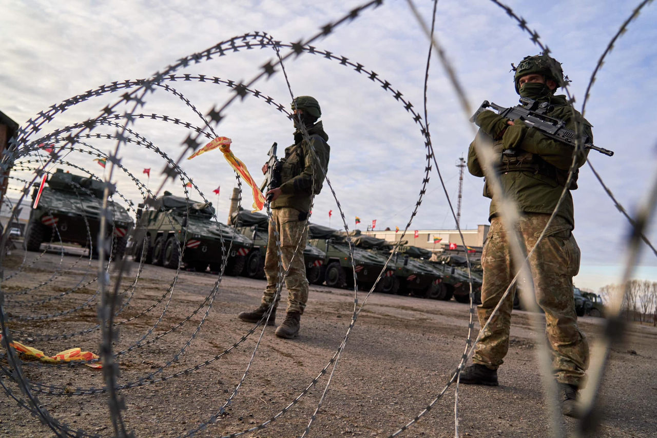 В Литве начались масштабные военные учения "Лютый волк".