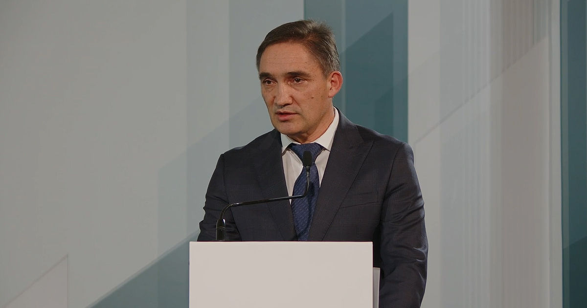 Стояногло осудил агрессию РФ против Украины, но выступил против присоединения к санкциям.