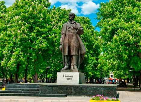 На Украине в селе Шевченково пропал памятник Тарасу Шевченко.