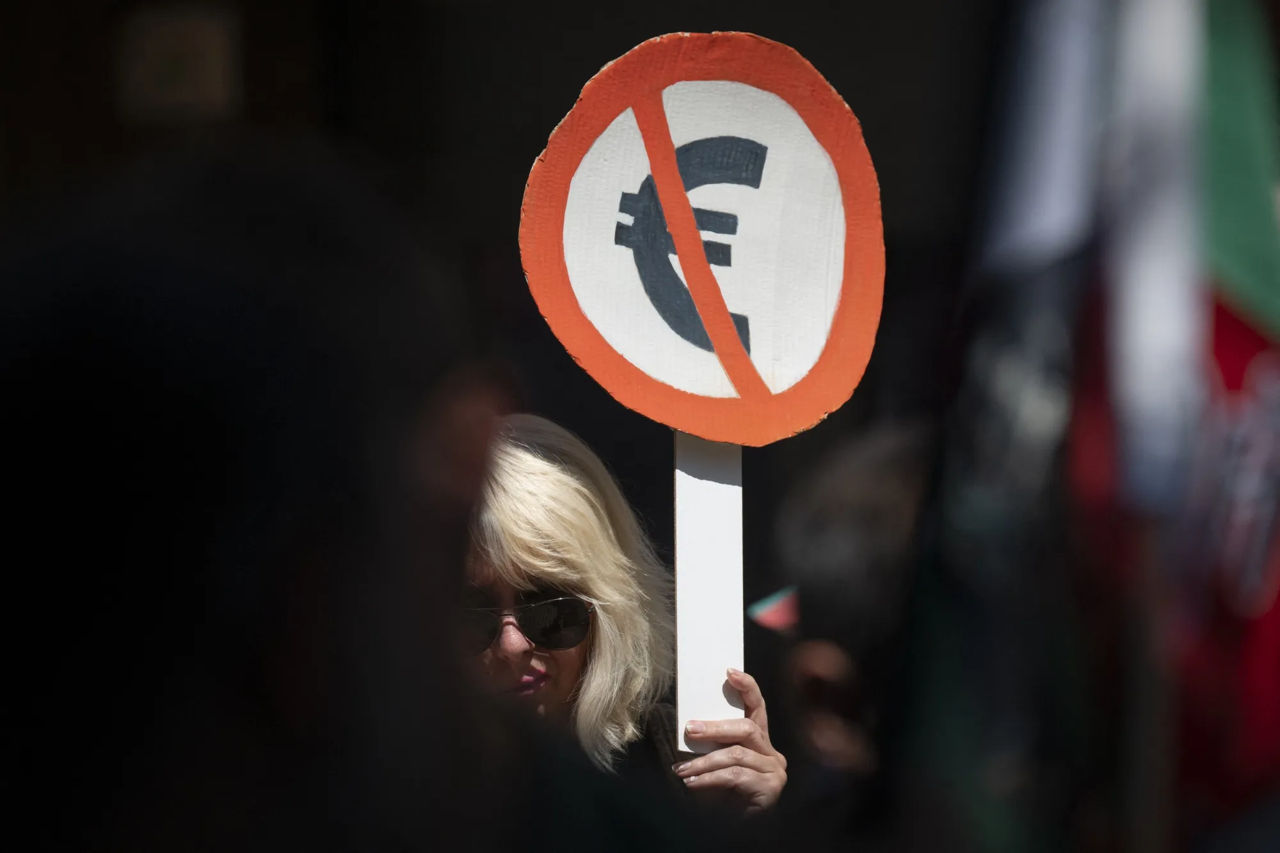 В Болгарии прошли демонстрации против введения евро.