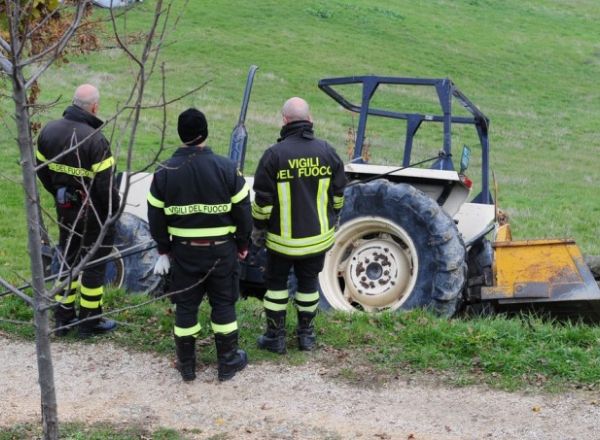 Cadavru abandonat de colegii de serviciu, găsit pe stradă. Foto: protv.md
