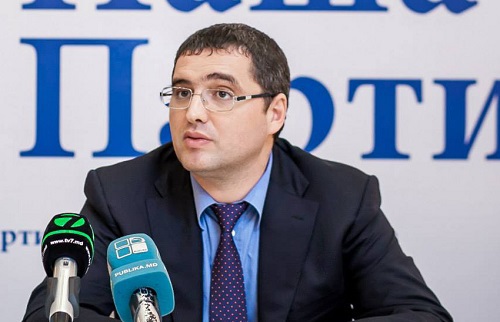 Renato Usatîi, președintele Partidului Nostru, a declarat că va propune astăzi Mitropoliei Moldovei să finanțeze aducerea focului Haric în Republica Moldova.