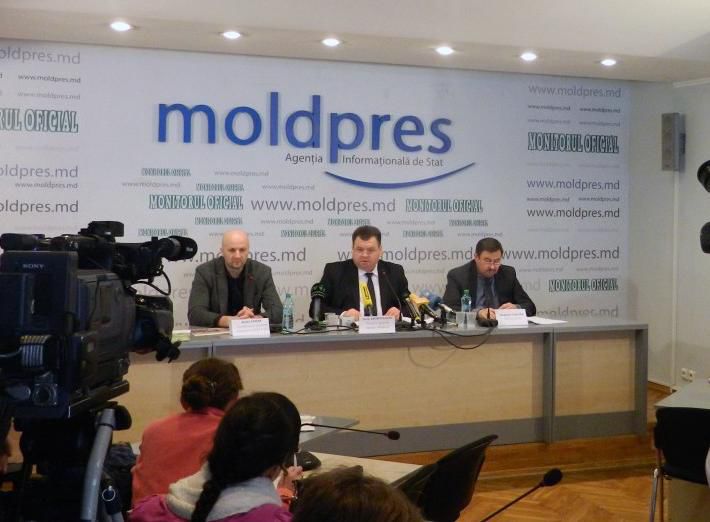 Уволен директор агентства Moldsilva Юрий Апостолаке.