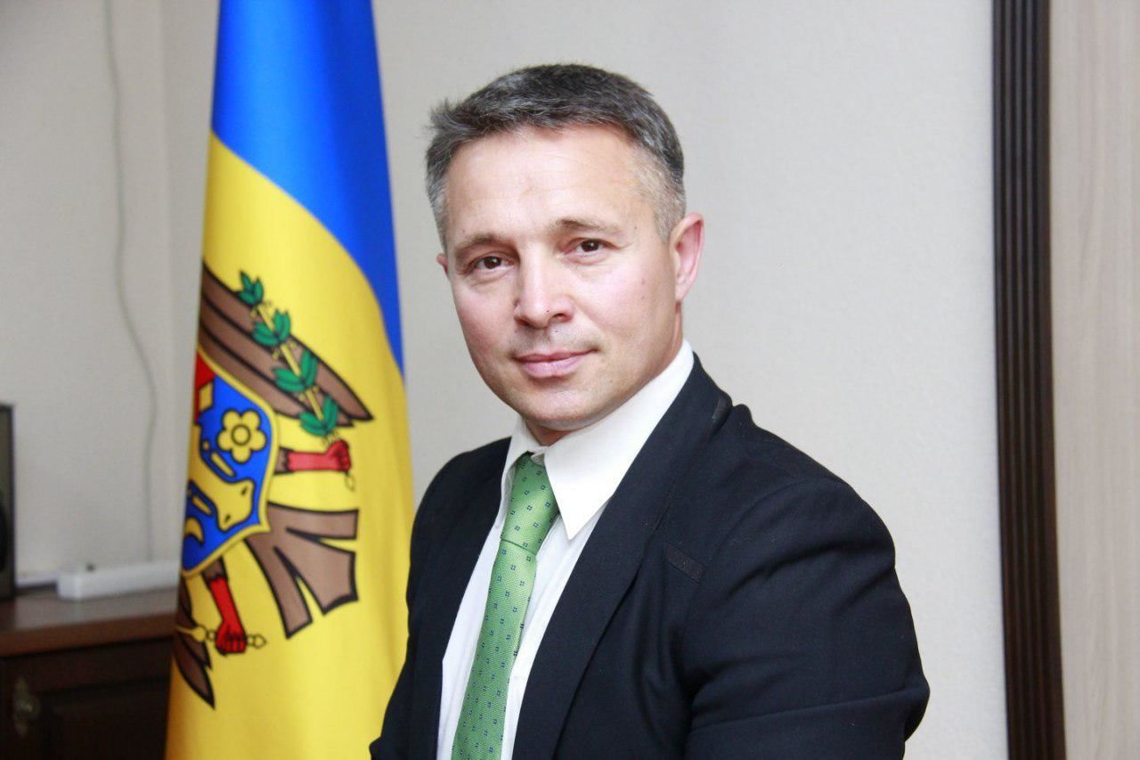 Юрист, кандидат от Политической партии „Воля народа” Теодор Кырнац.
