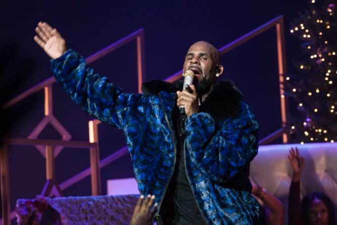 В деле певца R Kelly фигурируют четыре жертвы, которым на момент преступлений было от 13 до 16 лет.