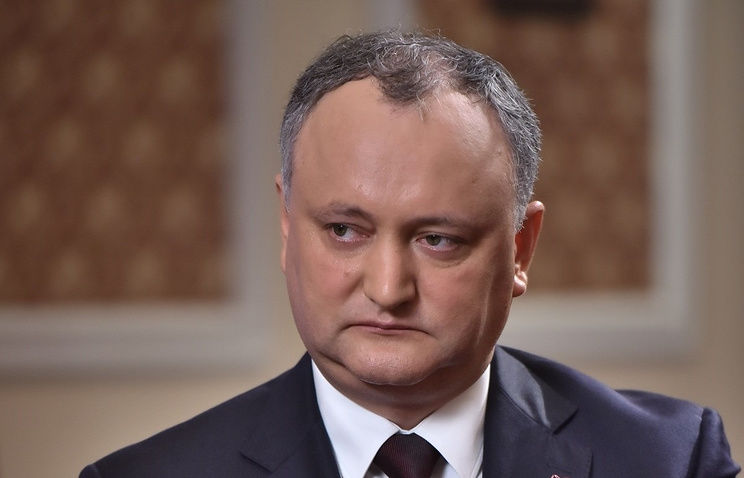 Я много раз говорил, что Молдове суждено быть в хороших отношениях и с Западом, и с Востоком. Число сторонников этих двух векторов развития в нашей небольшой стране колеблется в соотношении 50 на 50. 