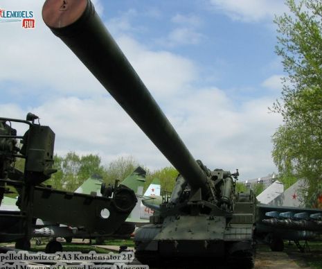 Cu o greutate de 64 de tone, tancul poate lovi cu obuze de 570 kg până la o distanţă de 25,6 km. Foto: evz.ro