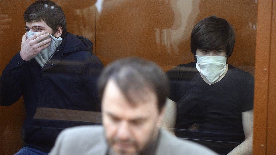 Адам Гакаев из Дагестана и принявший ислам Фокшан Голуб из РМ. Фото: kommersant.ru.