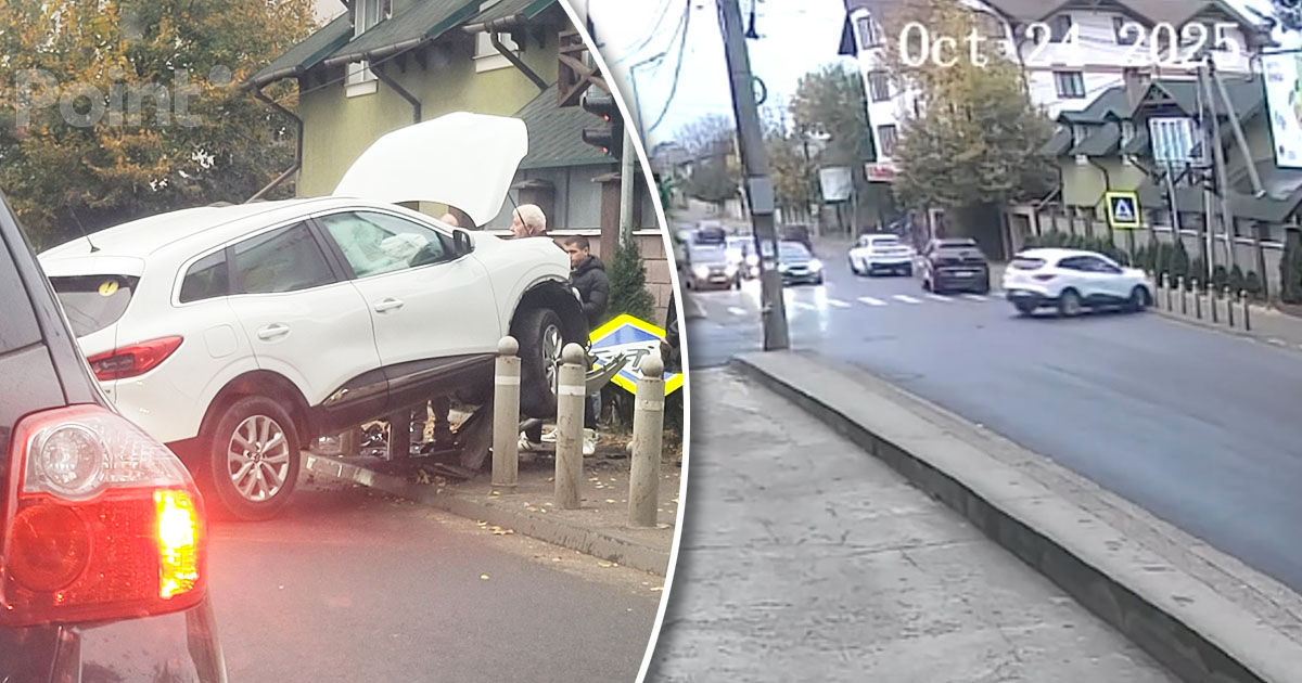 Momentul în care șoferul începător a urcat cu mașina pe stâlpi de protecție.