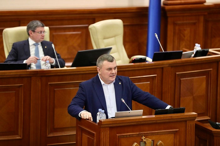 Novac cere audierea ministrului Justiției privind eliberarea condamnaților periculoși.