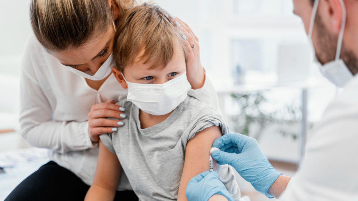 В Украине планируют разрешить Covid-вакцинацию детей от 5 лет.