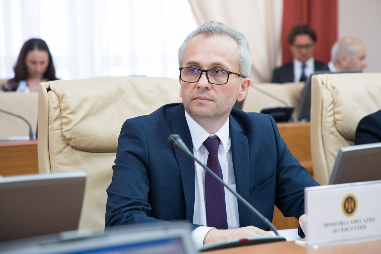 Министр образования Анатолий Топалэ.