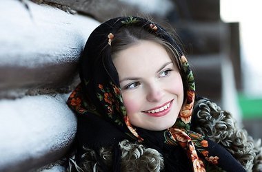 Девушки испокон веков гадали на Рождество.
