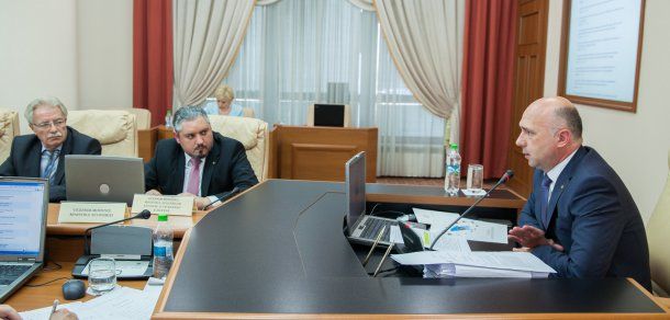 Guvernul va susţine financiar inventatorii moldoveni. Foto: gov.md