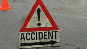 Accident în Capitală. O maşină de taxi, lovită de un alt autoturism