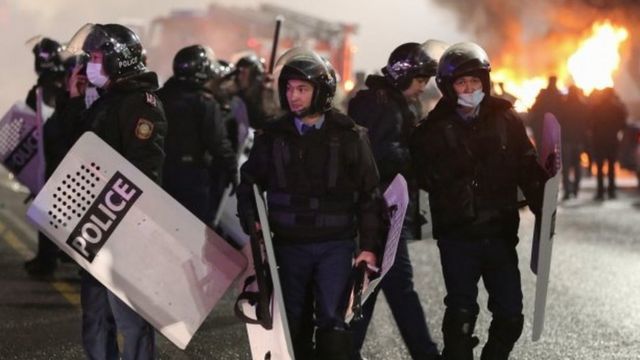 Уже несколько дней в Казахстане проходят протесты. 