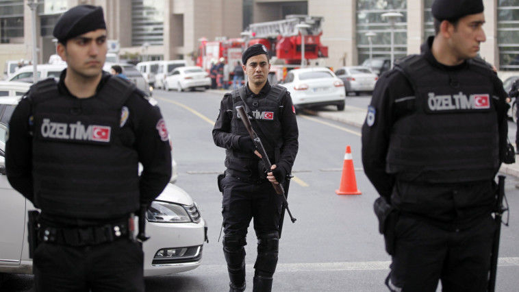 Un bărbat înarmat a luat miercuri ostatici medici şi membri ai personalului unui spital din Istanbul. Foto: IBTimes UK