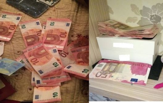 Șapte persoane, reținute pentru spălarea chimică a banilor furați din UE. 
