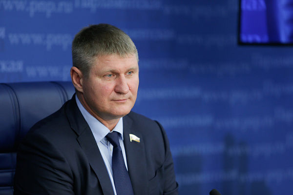 По его мнению, провокация украинской стороны в Черном море у берегов Крыма координировалась извне.