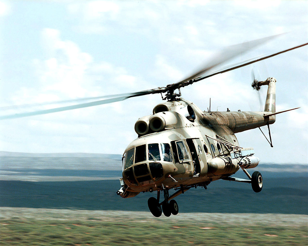 Вертолет Ми-8.