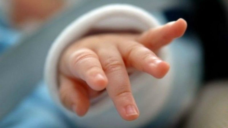 Bărbatul care și-a ucis în bătăi fetița, condamnat la 15 ani de pușcărie. Foto simbol: stirilocale.md