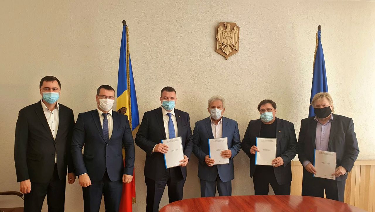 Минэкономики подписало конвенцию о труде в области транспорта. Фото: mei.gov.md.
